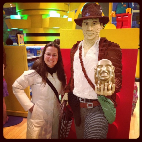 Eu e meu ídolo Indiana Jones, feito de Lego!